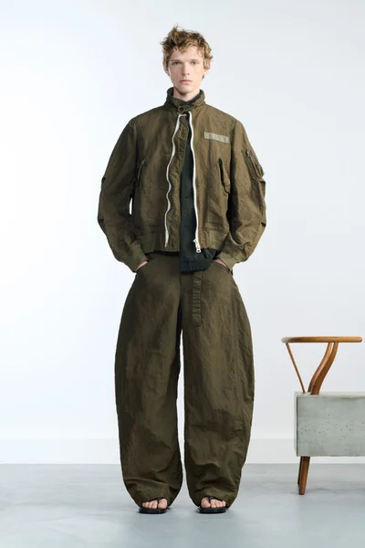 Look 16